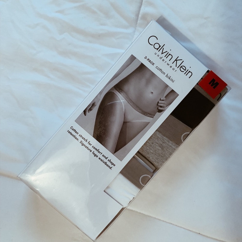 NEVER OPENED SET OF CALVIN KLIEN UNDERWEAR